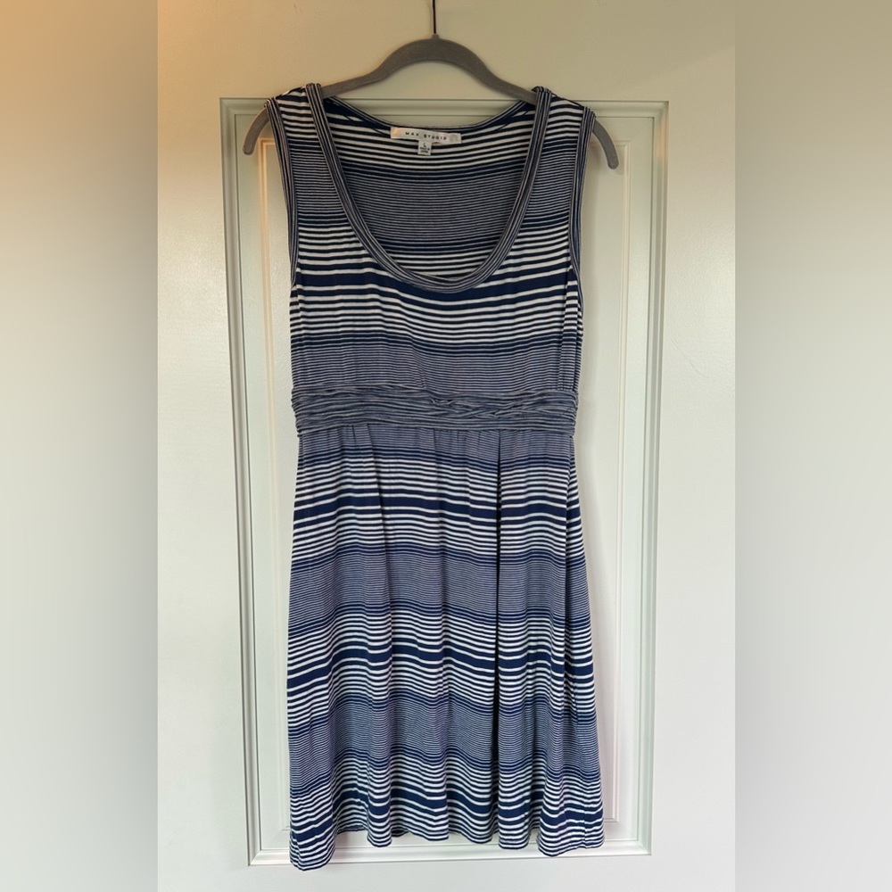 Large Max Studio, blue and white striped dresss